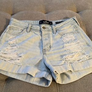 LIGHT WASH HIGH RISE CUFFED DENIM SHORTS